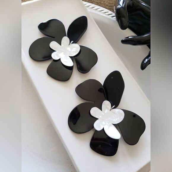 New! Zara Black & White Acetate Earrings - Picture 9 of 9